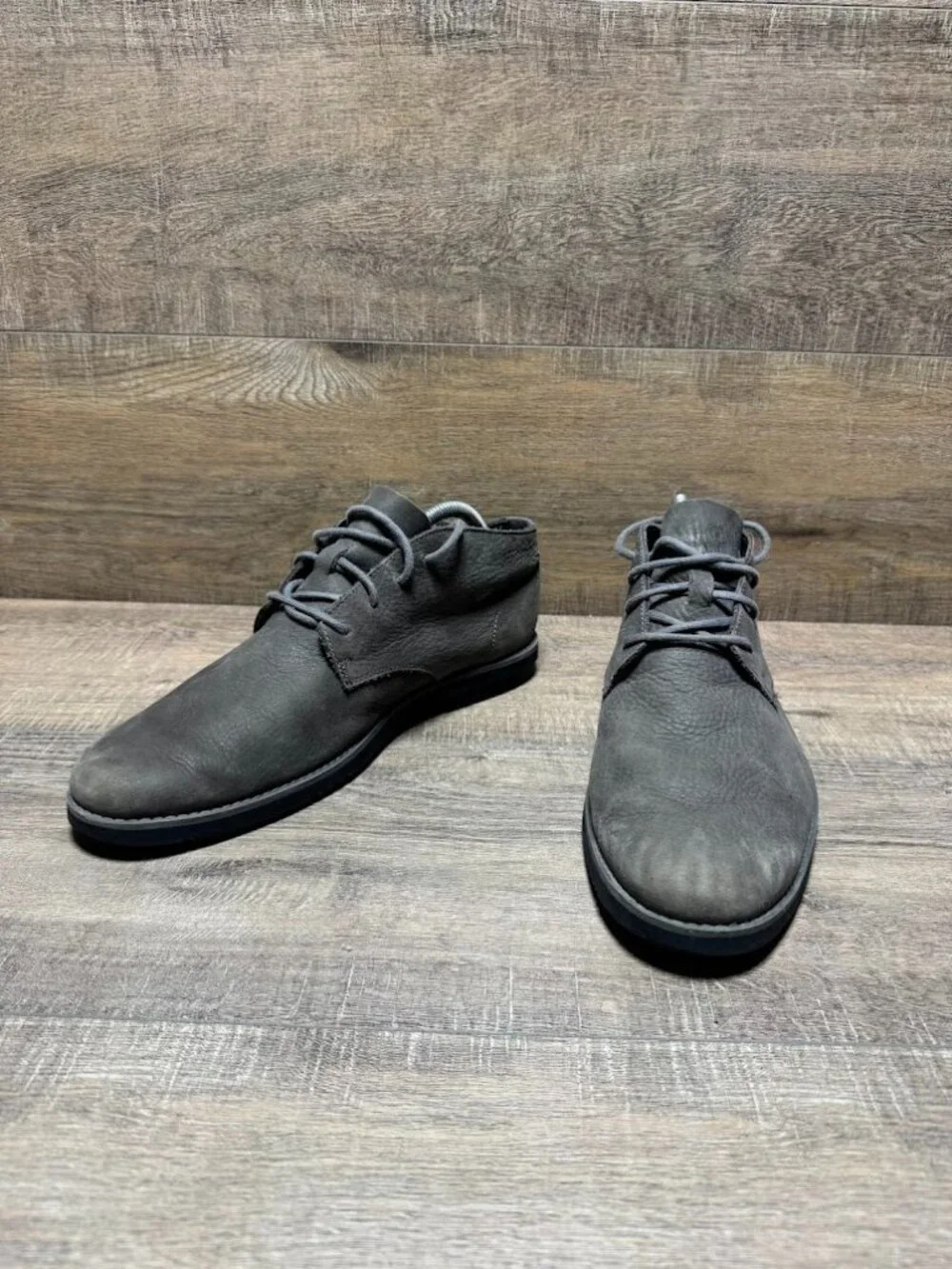 Timberland Gray Suede Chukka Boots Men's Size 9